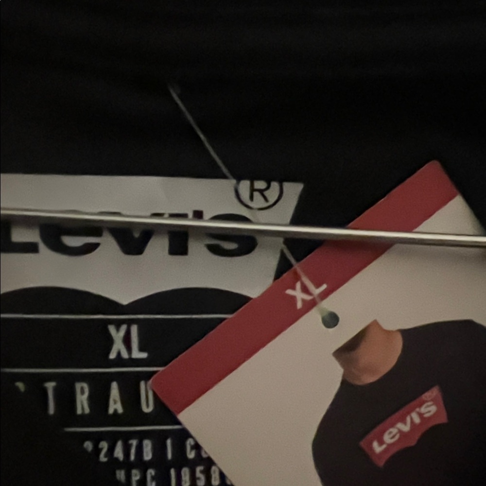 NWT 🏔️🥾🌲 LEVI’S BLACK/RED LONG SLEEVE 100% COTTON RED TAG LOGO TSHIRT Mens XL - Picture 7 of 13